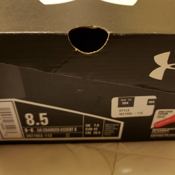 Unde Armour Size 8.5 New in a Box main image 2